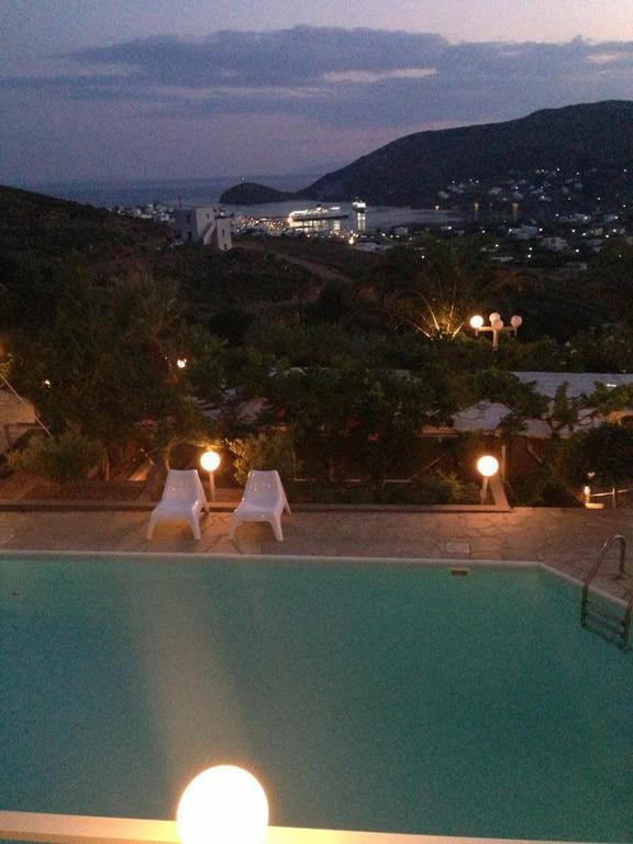 Kymothoi Rooms & Pool Bar Гаврион Екстериор снимка
