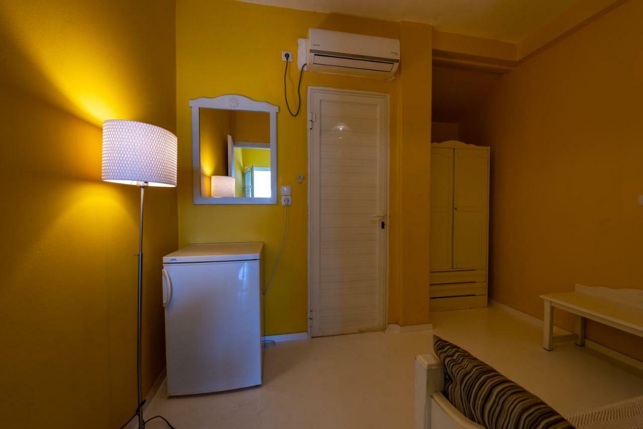 Kymothoi Rooms & Pool Bar Гаврион Екстериор снимка