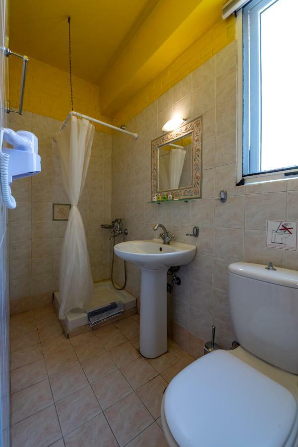 Kymothoi Rooms & Pool Bar Гаврион Екстериор снимка