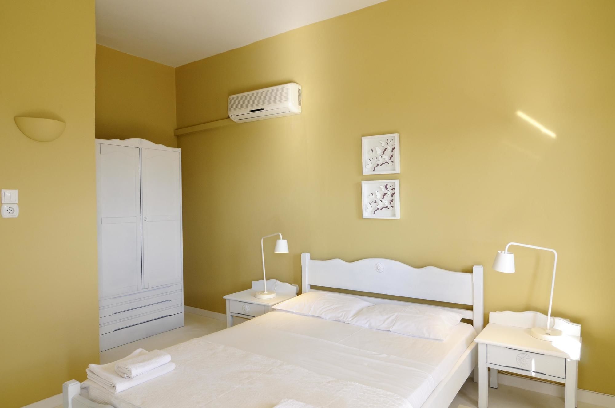 Kymothoi Rooms & Pool Bar Гаврион Екстериор снимка